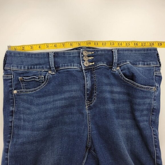 Torrid Women's Super Soft Dark Wash High Rise Jegging Size 18s (Short) - Picture 13 of 13